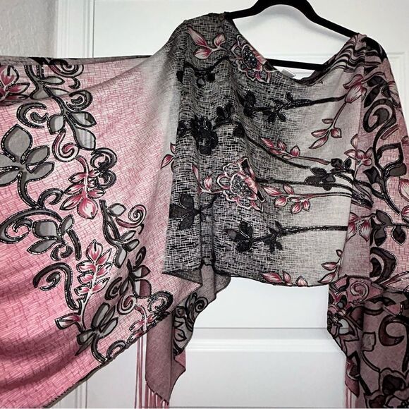Kokomo Unlimited Floral Print Fringe Wrap Shawl - Picture 5 of 10